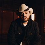 PRE-SALE: In The Round with Wade Bowen & friends