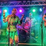 LIVE MUSIC - Someone You Can Xray