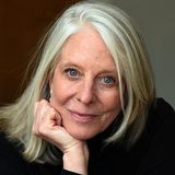 Bonnie Garmus discusses PECK & PECK at a live POURED OVER podcast taping!