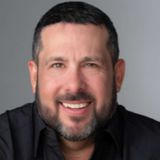 Steve Treviño